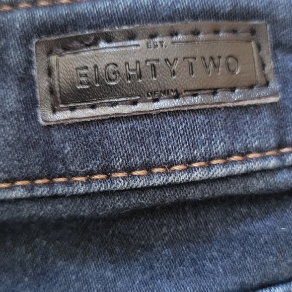 Womens size 3 jeans - Picture 3 of 4